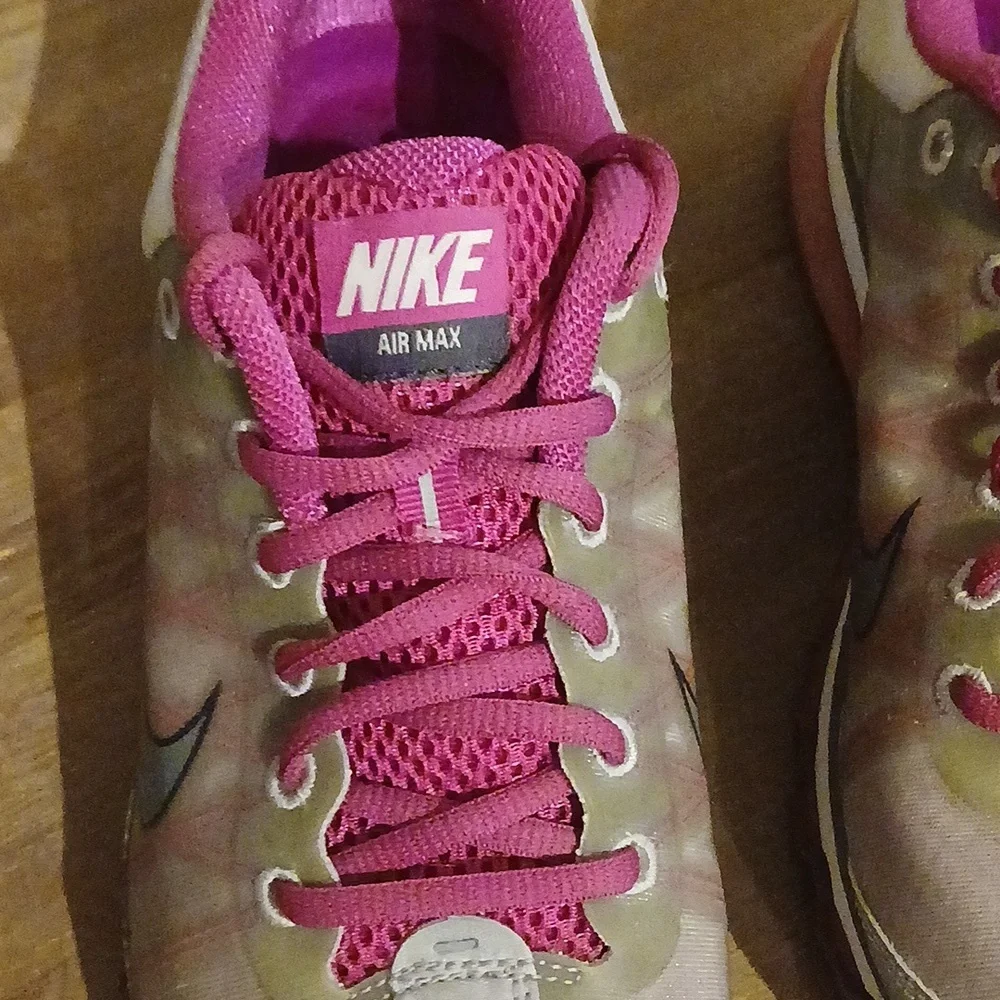 Nike Air Max Women's Pink And Gray Running Shoes Sneakers. Size 8 - Picture 7 of 17